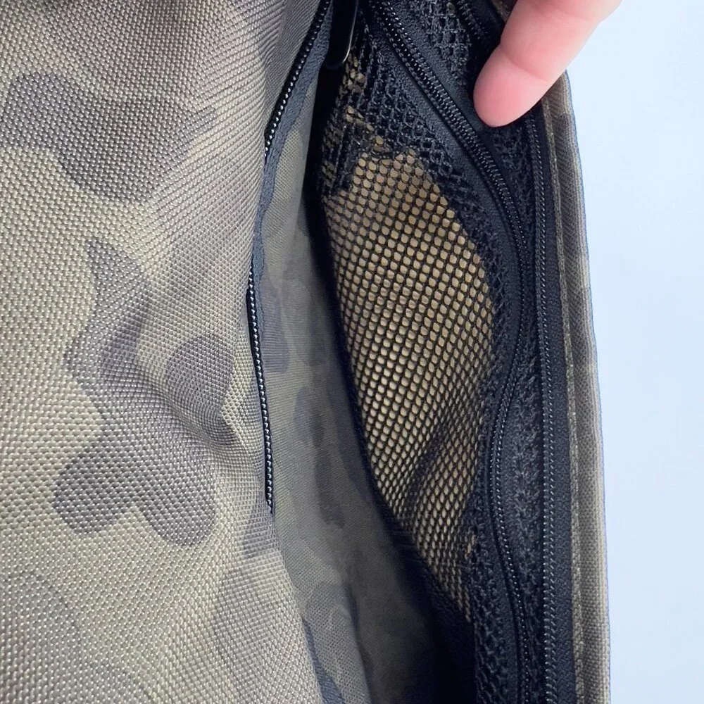 Carhartt Camouflage Sling Backpack Purse With Multiple Compartments & Adjustable - Picture 6 of 7